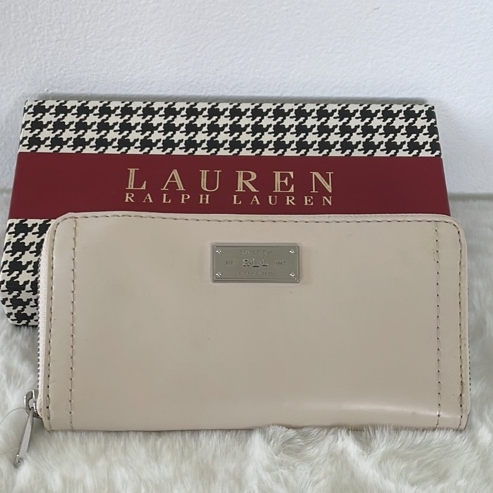 LAUREN RALPH LAUREN Chisell S Zip Wallet in Ivory Genuine Leather Exterior